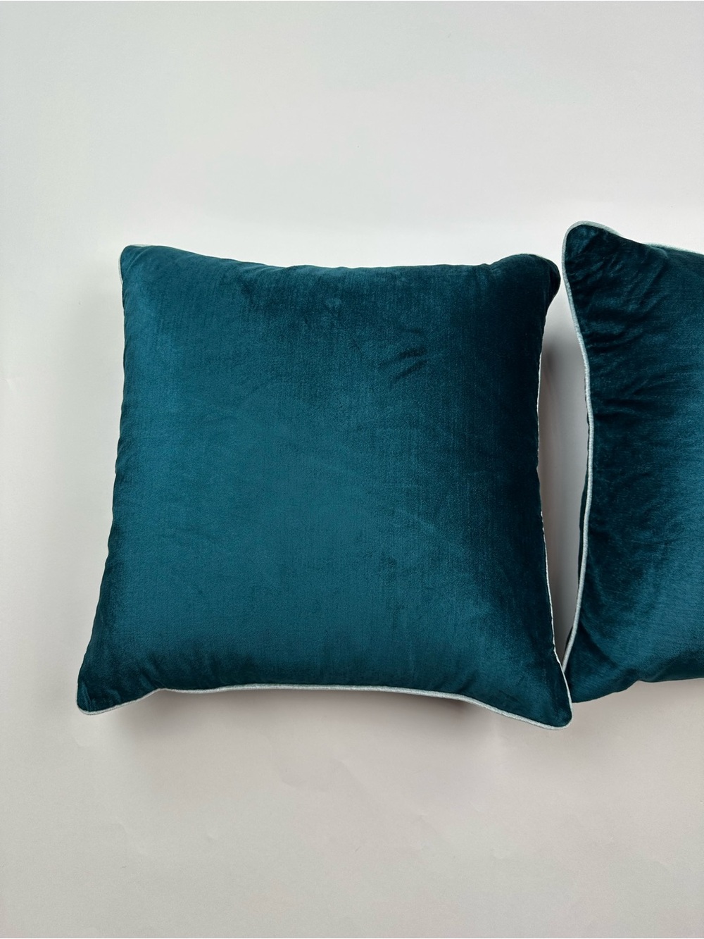 Anthropologie Adelina Velvet Accent Pillow with Feather Pillow Inserts - Picture 6 of 12